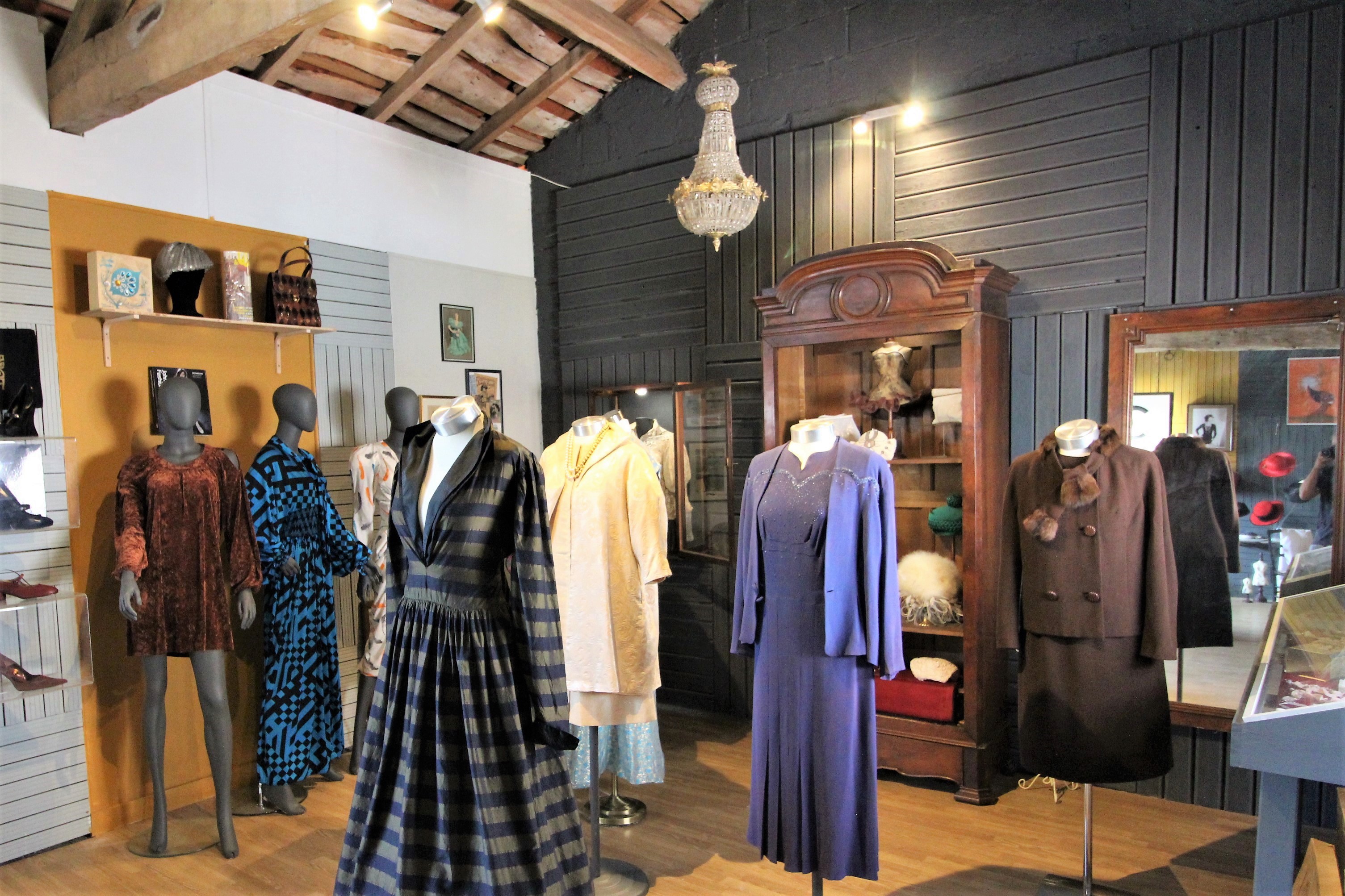 Vintage fashion museum at Beaux Souvenirs gîte, Mialet, Dordogne