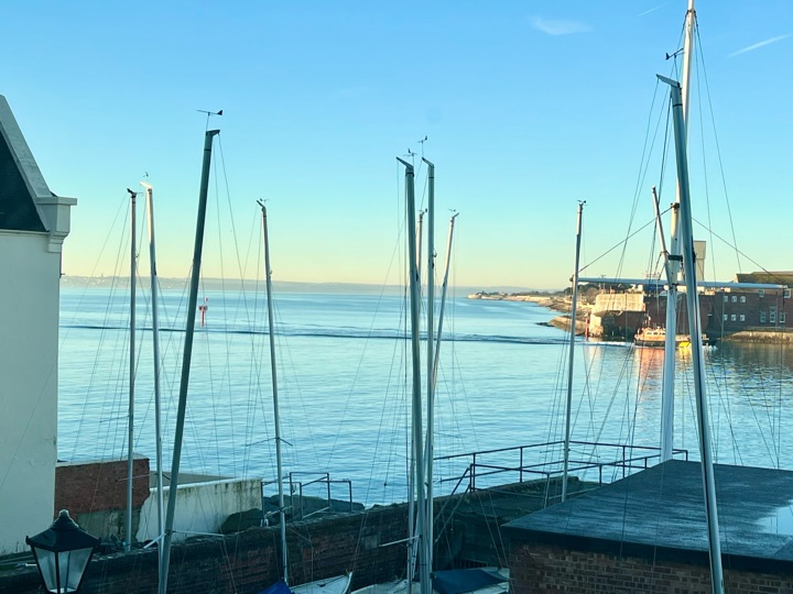 portsmouth holiday lets