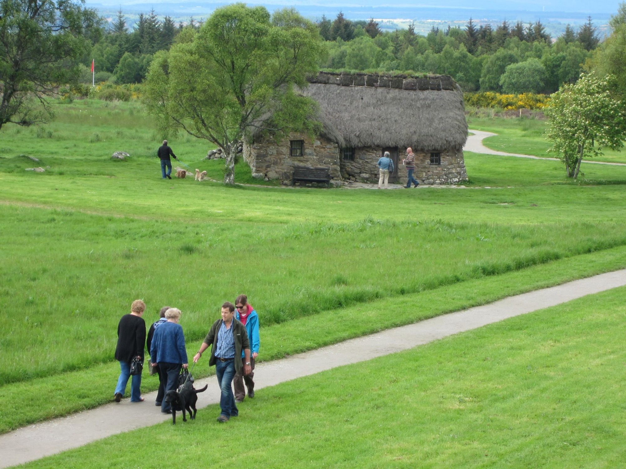 Culloden Battlefield and Leanach Cottage Culloden Battlefield welcomes dogs on leads