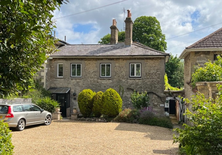 Gwydyr House self-catering holiday cottages in Ryde, Isle of Wight, with large garden