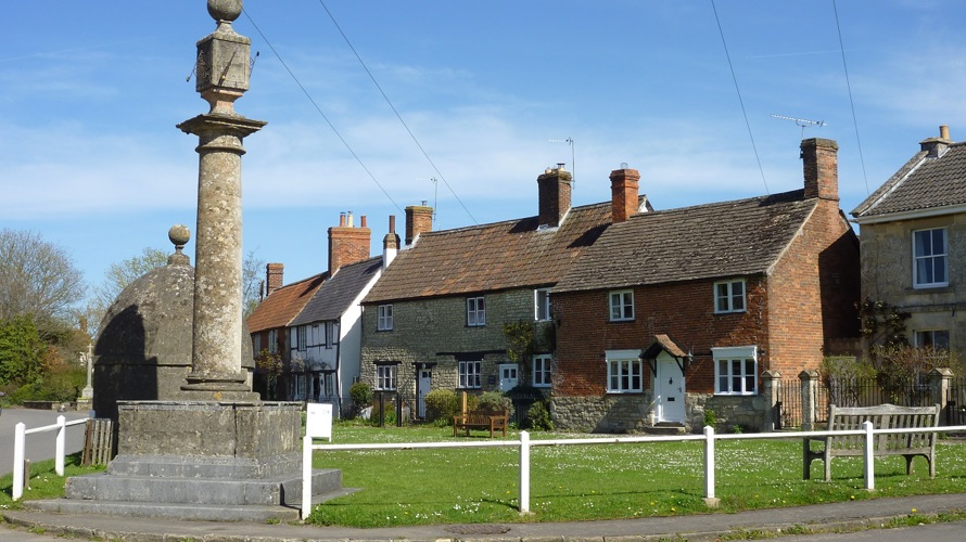 www.coachmans-cottage.com Village Green Coachmans Cottage Steeple Ashton Wiltshire BA14 6HH 1 bedroom self catering cottage for 2 guests
