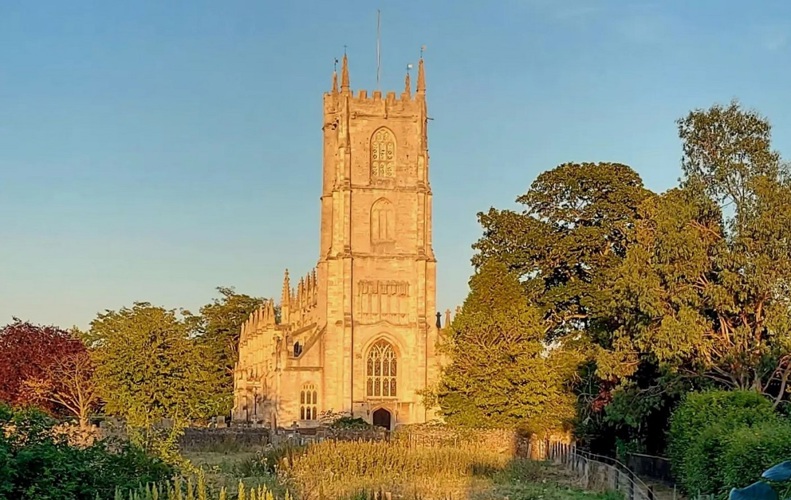 www.coachmans-cottage.com St Marys Church Coachmans Cottage Steeple Ashton Wiltshire BA14 6HH 1 bedroom self catering cottage for 2 guests
