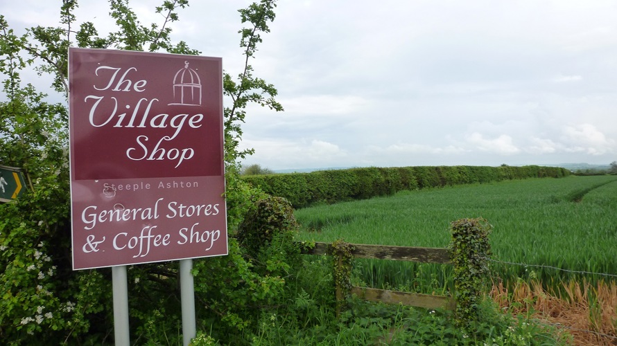 www.coachmans-cottage.com Award winning shop Coachmans Cottage Steeple Ashton Wiltshire BA14 6HH 1 bedroom self catering cottage for 2 guests