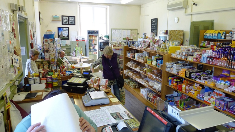 www.coachmans-cottage.com Well stocked village shop Coachmans Cottage Steeple Ashton Wiltshire BA14 6HH 1 bedroom self catering cottage for 2 guests